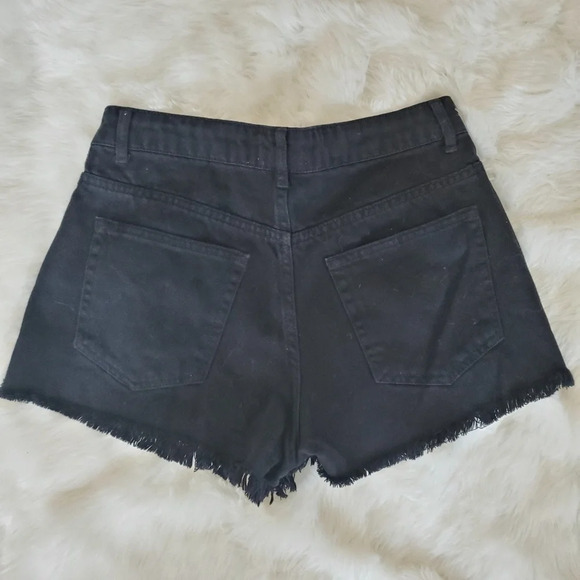BLACK DENIM HIGH RISE CUTOFF SHORTS - Picture 5 of 7